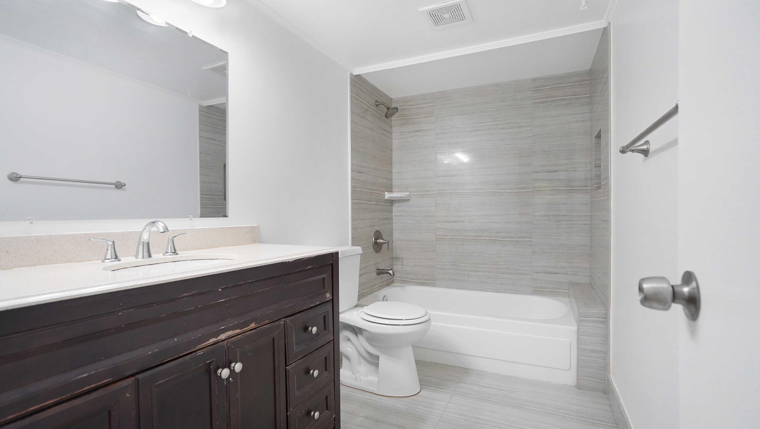 OAKLAND SHORES CONDOMINIUM 1 - Residential
