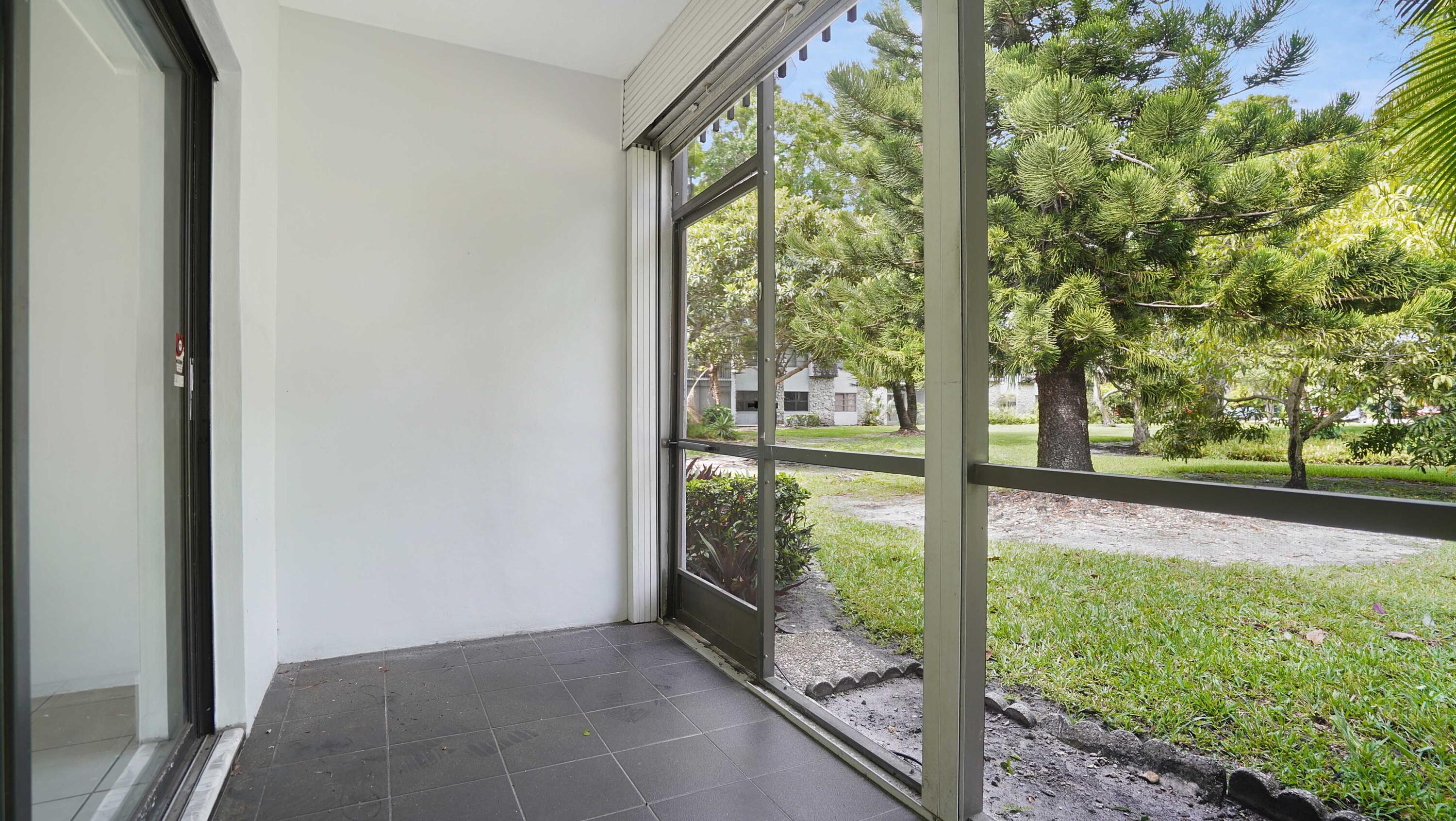 OAKLAND SHORES CONDOMINIUM 1 - Residential