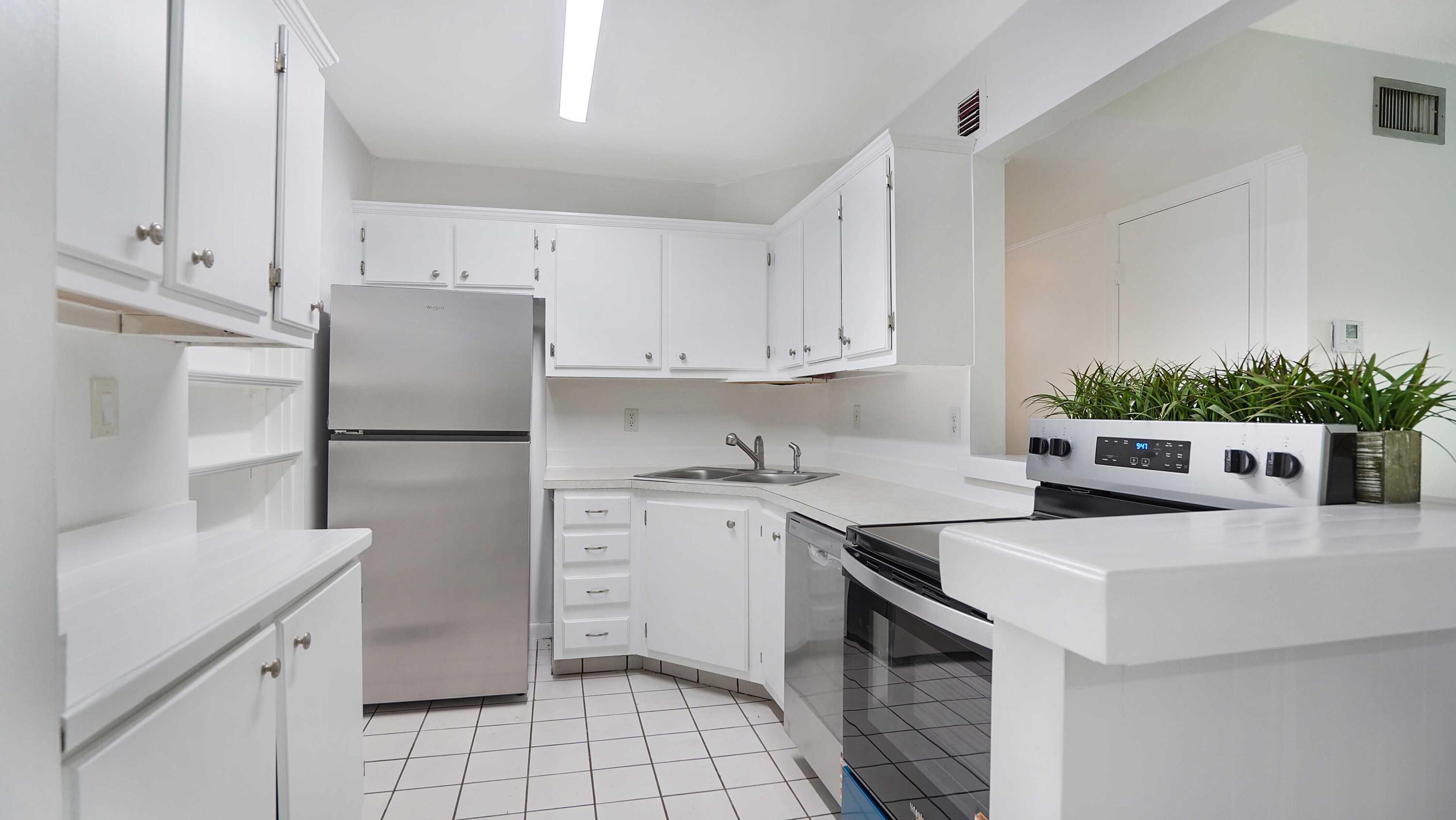 OAKLAND SHORES CONDOMINIUM 1 - Residential