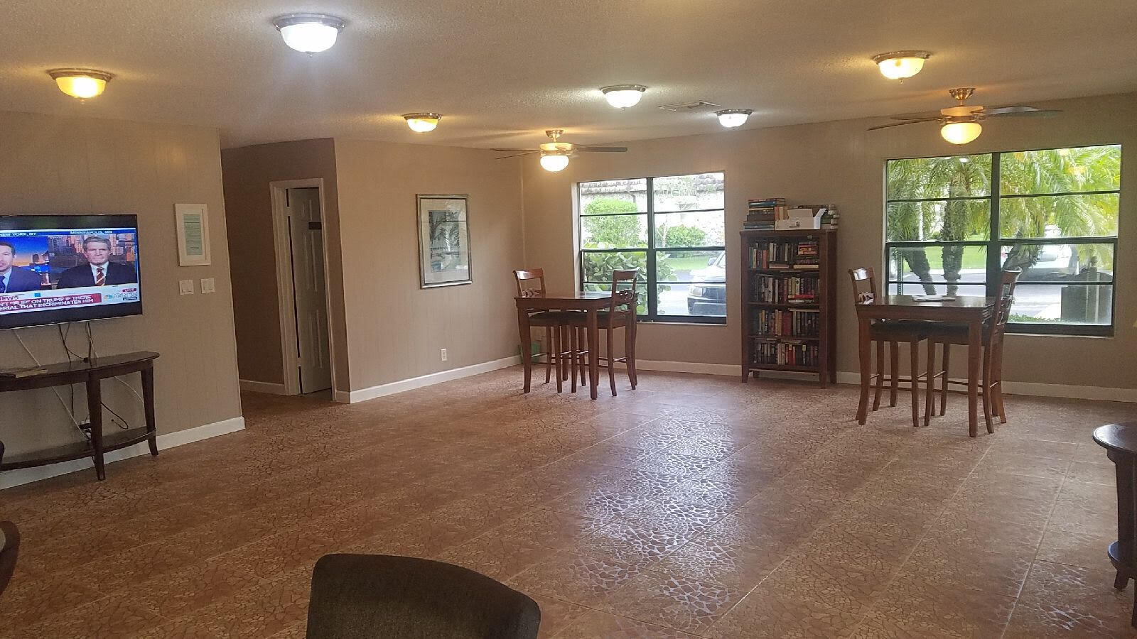 OAKLAND SHORES CONDOMINIUM 1 - Residential