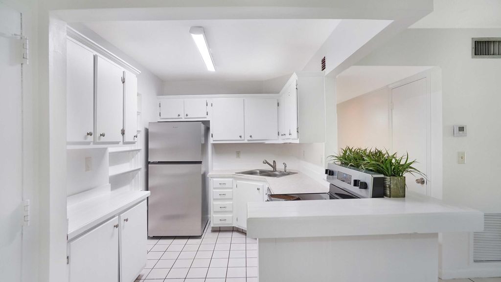 Photo of 3105 Oakland Shores Drive #J106, Oakland Park, FL 33309 (MLS # B26022916)
