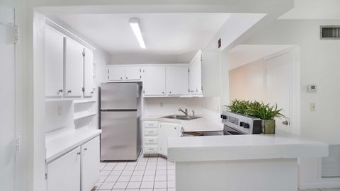 Tiny photo for 3105 Oakland Shores Drive #J106, Oakland Park, FL 33309 (MLS # B26022916)