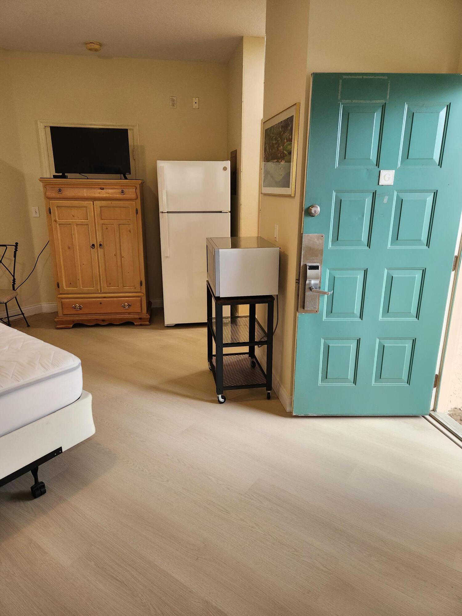 GOLF VILLAS II CONDOMINIUM - Residential Lease