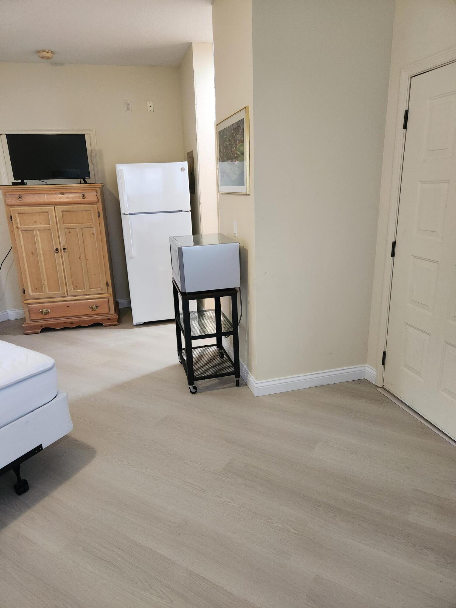 GOLF VILLAS II CONDOMINIUM - Residential Lease