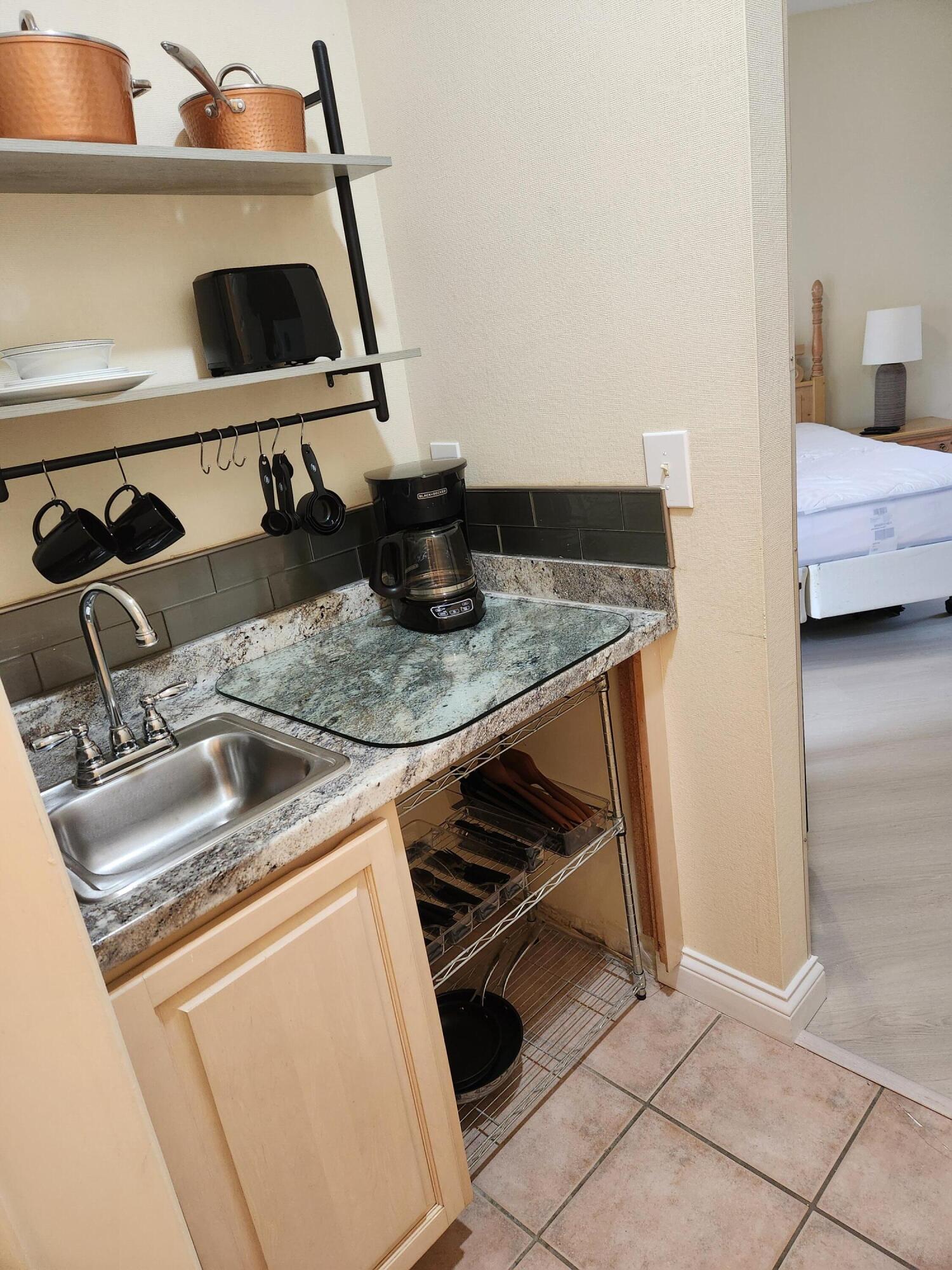 GOLF VILLAS II CONDOMINIUM - Residential Lease