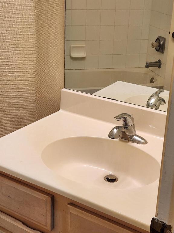 GOLF VILLAS II CONDOMINIUM - Residential Lease