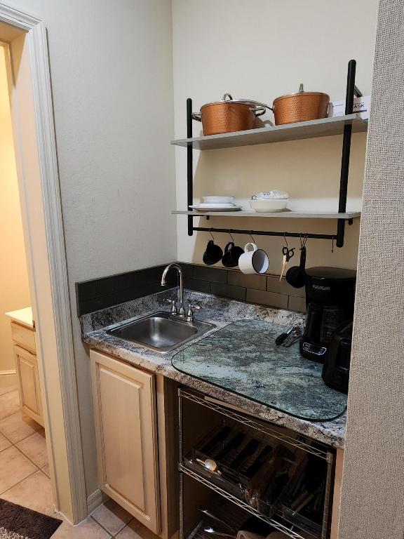 GOLF VILLAS II CONDOMINIUM - Residential Lease