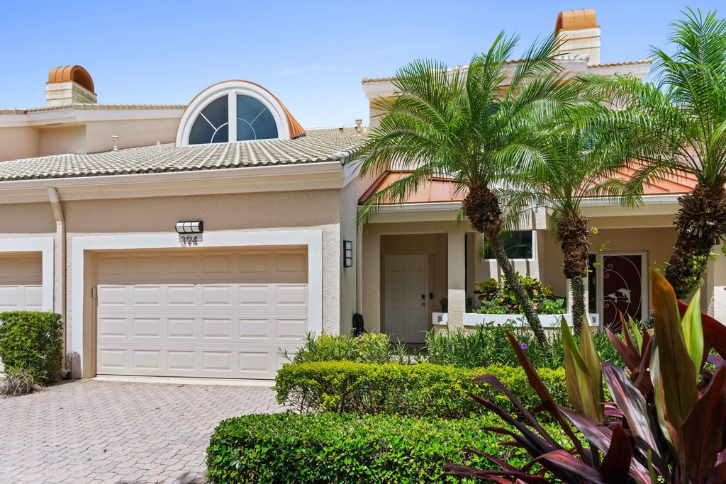 Photo of 394 Spyglass Way, Jupiter, FL 33477 (MLS # R10808801)