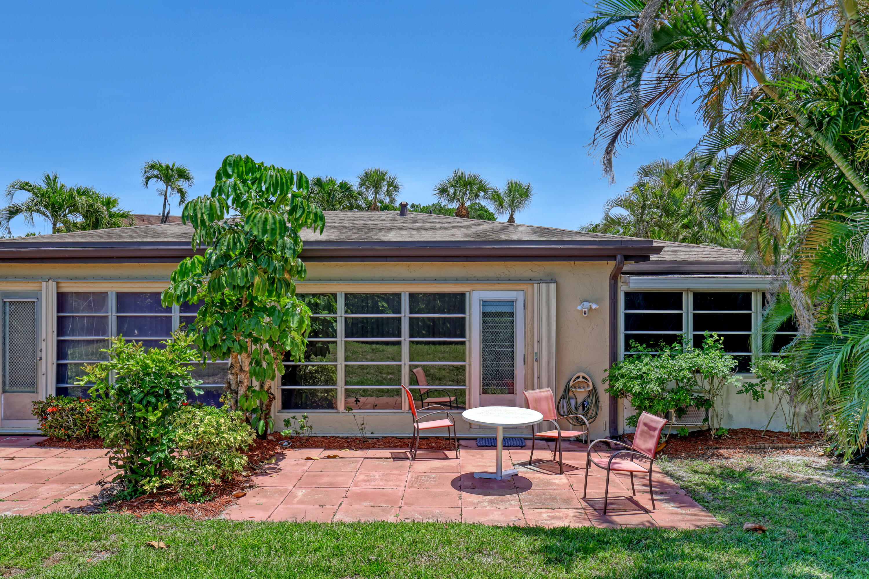 PALM GREENS AT VILLA DEL RAY CONDO II - Residential