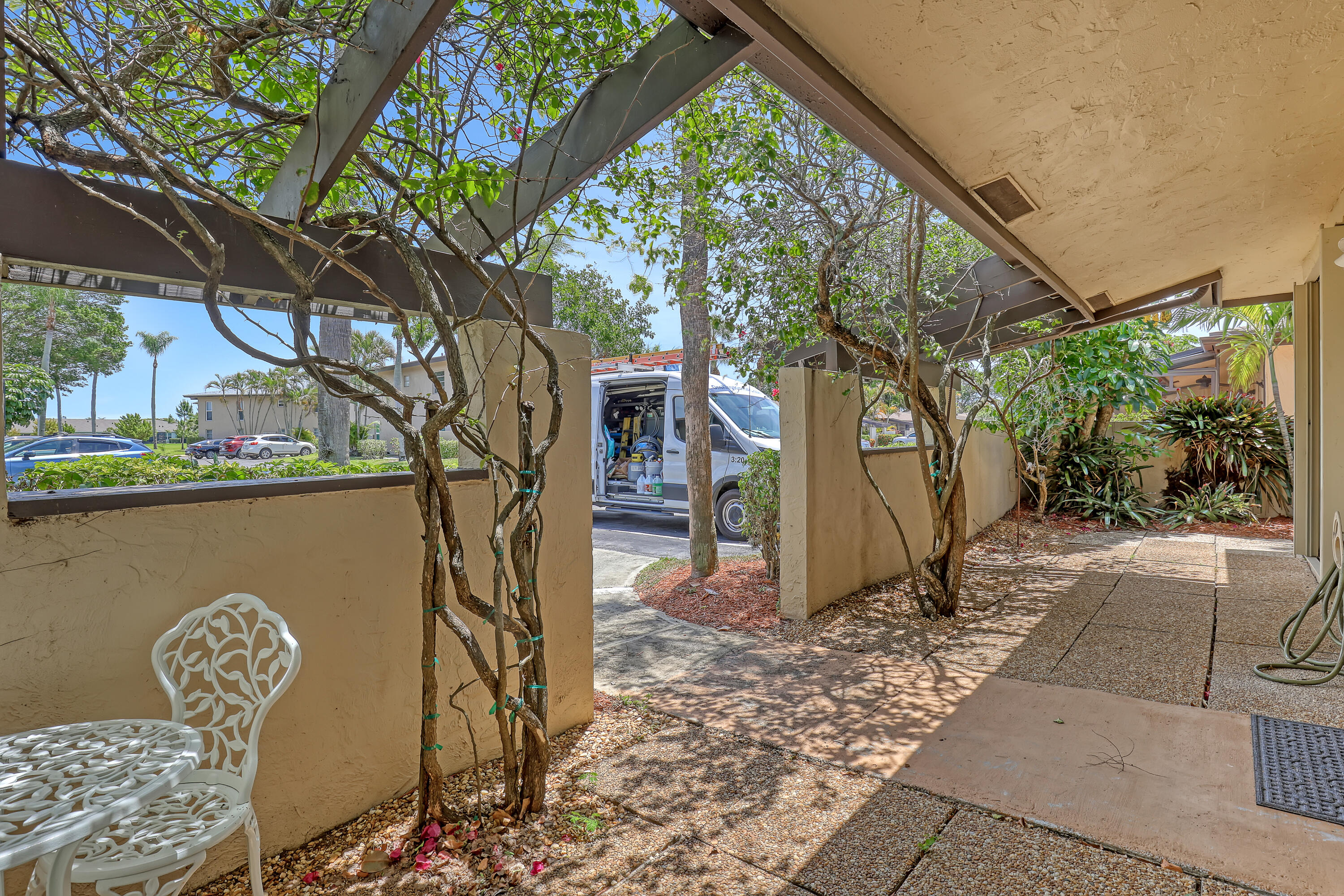 PALM GREENS AT VILLA DEL RAY CONDO II - Residential