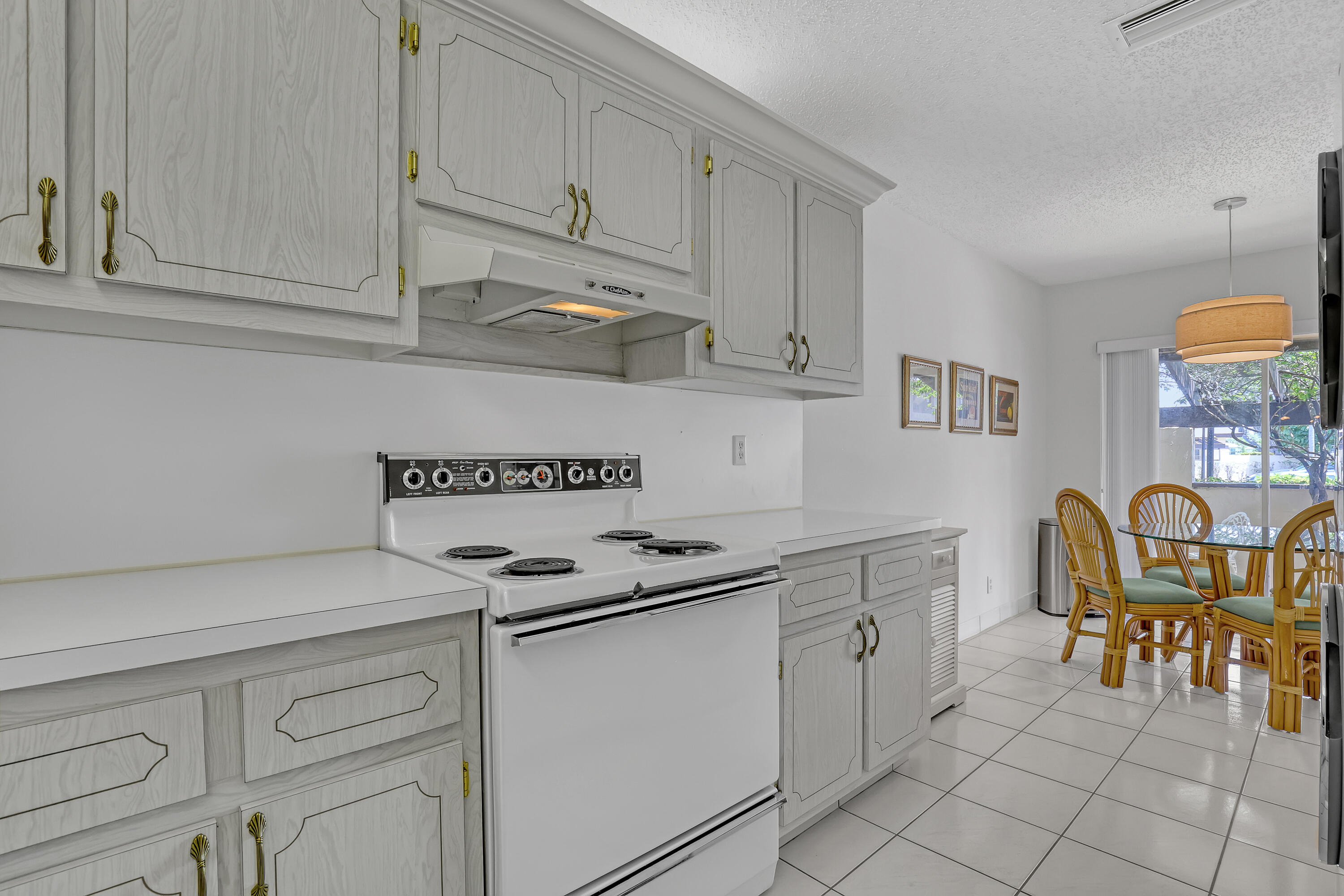 PALM GREENS AT VILLA DEL RAY CONDO II - Residential