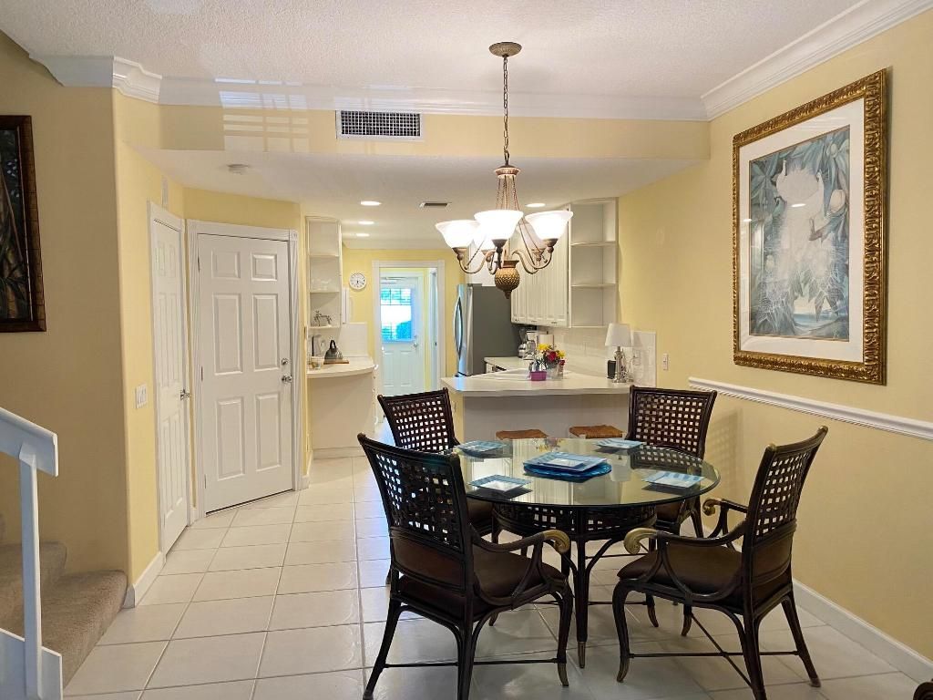Photo of 3277 E Community Drive, Jupiter, FL 33458 (MLS # R10996905)