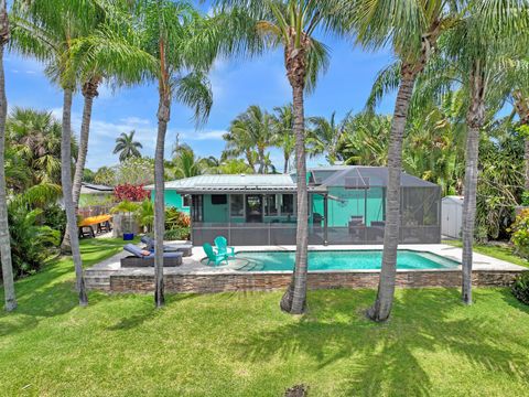 A home in Lake Clarke Shores