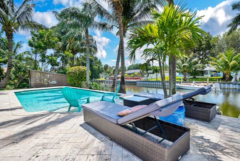 A home in Lake Clarke Shores