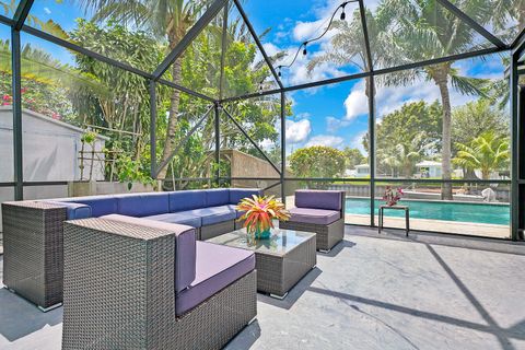 A home in Lake Clarke Shores