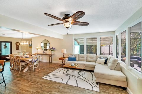 A home in Lake Clarke Shores