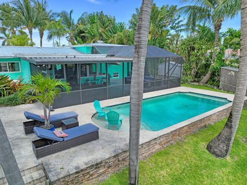 A home in Lake Clarke Shores