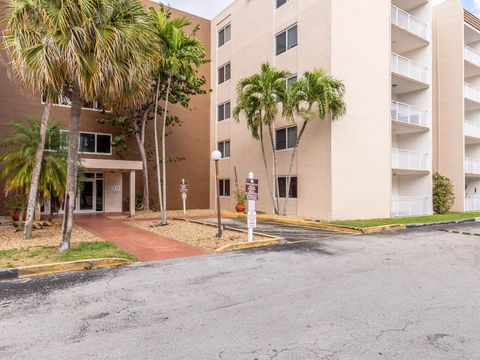 Condominium in Hialeah FL 6930 Miami Gardens Drive Dr.jpg