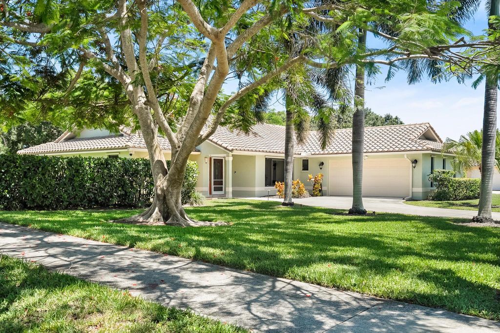 Photo of 3003 SW Seaboard Avenue, Palm City, FL 34990 (MLS # R11099376)