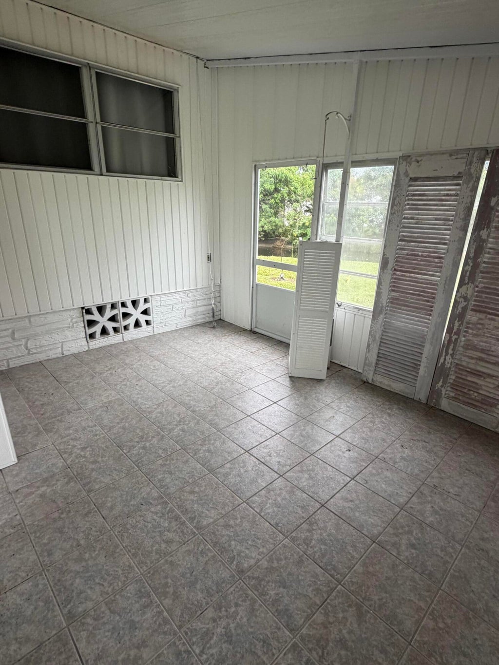 Photo of 1930 SW 85TH Avenue, Davie, FL 33324 (MLS # B26071019)