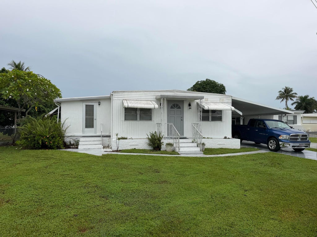 Photo of 1930 SW 85TH Avenue, Davie, FL 33324 (MLS # B26071019)