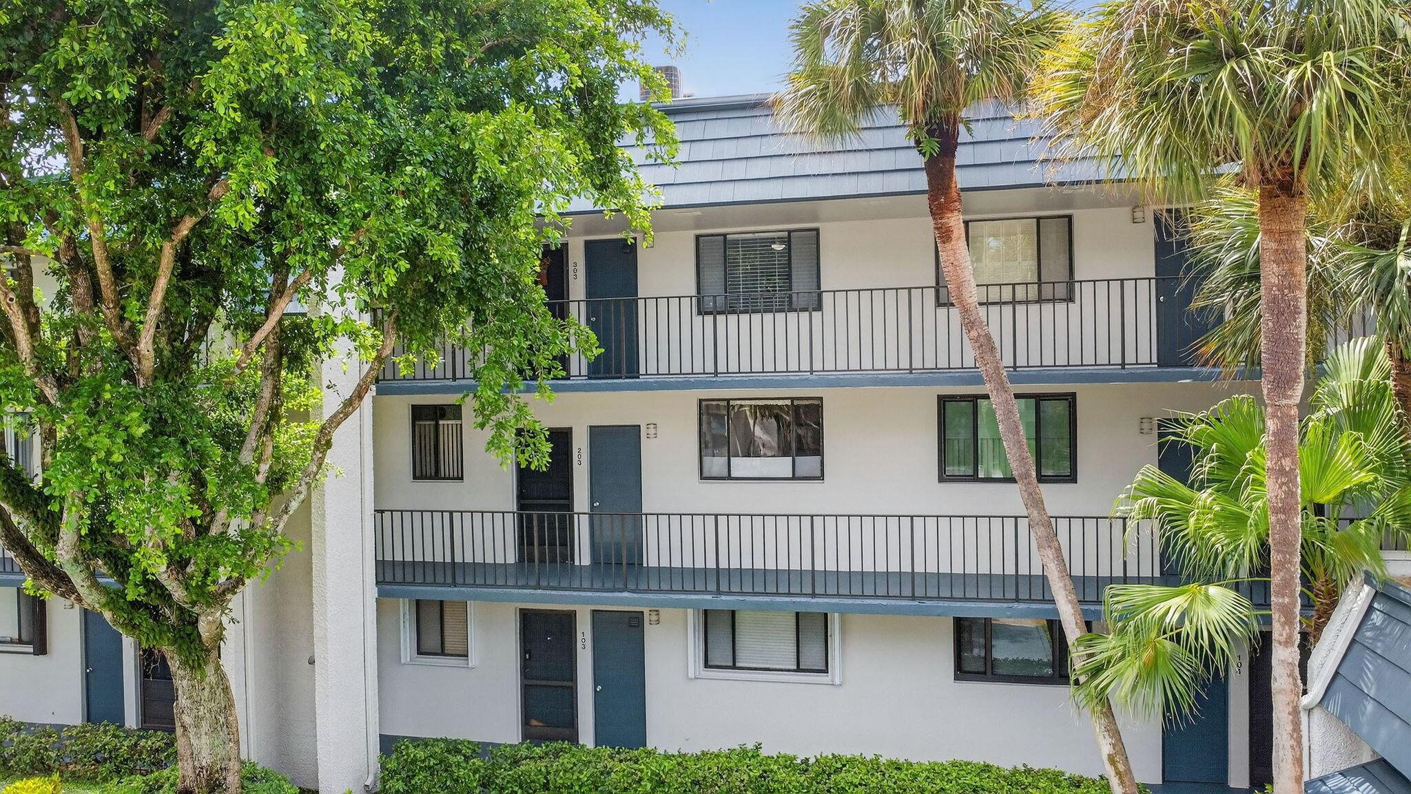 FOUNTAINS OF PALM BEACH C - Residential