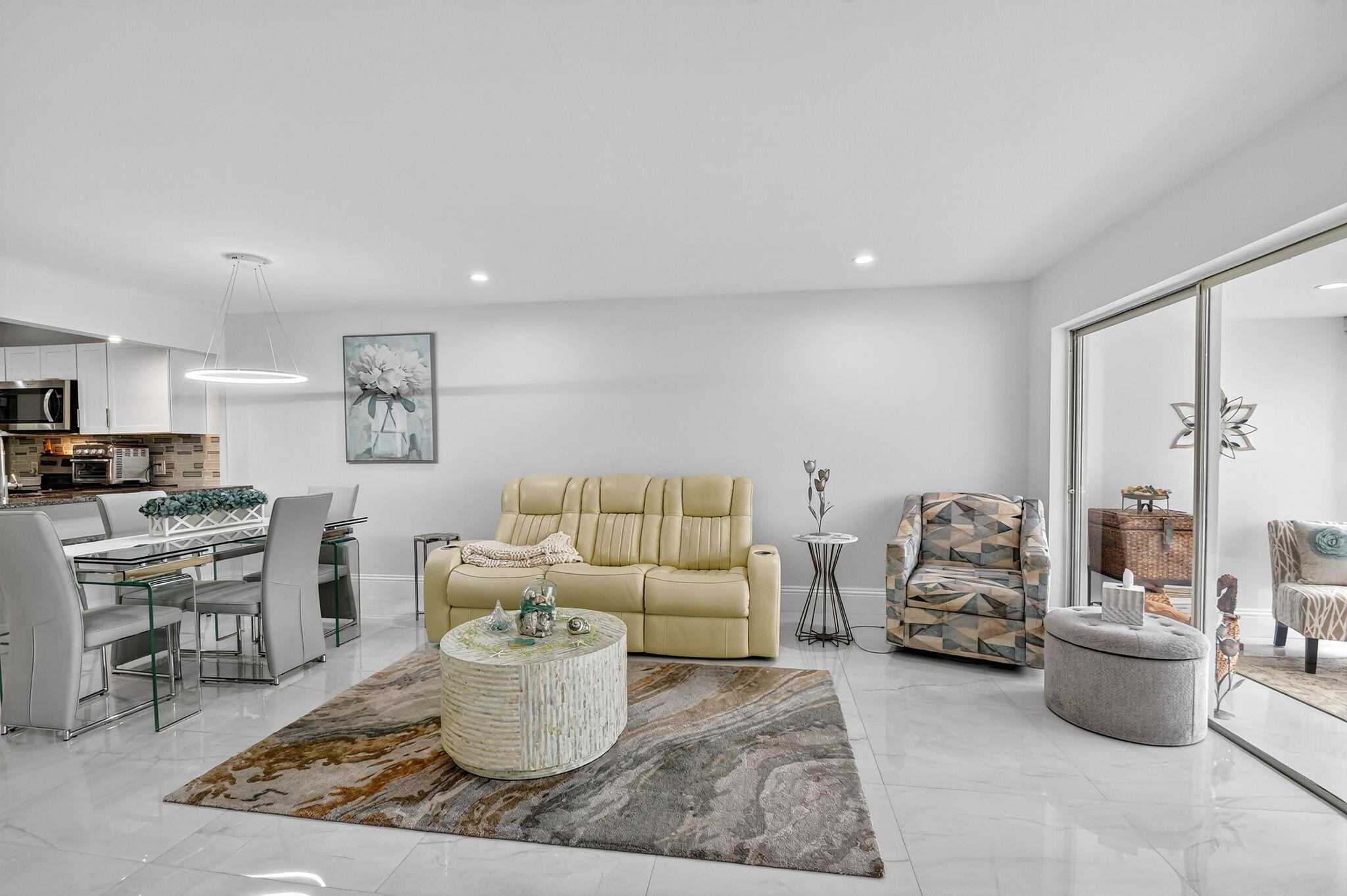 FOUNTAINS OF PALM BEACH C - Residential