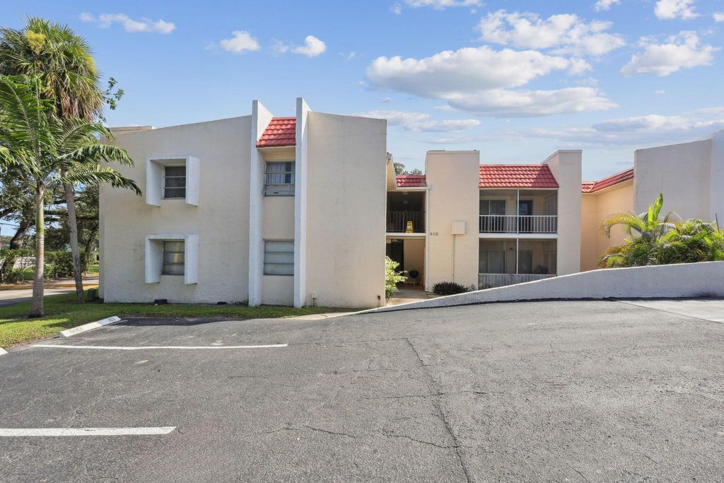 Photo of 616 NW 13th Street #16, Boca Raton, FL 33486 (MLS # R11029086)