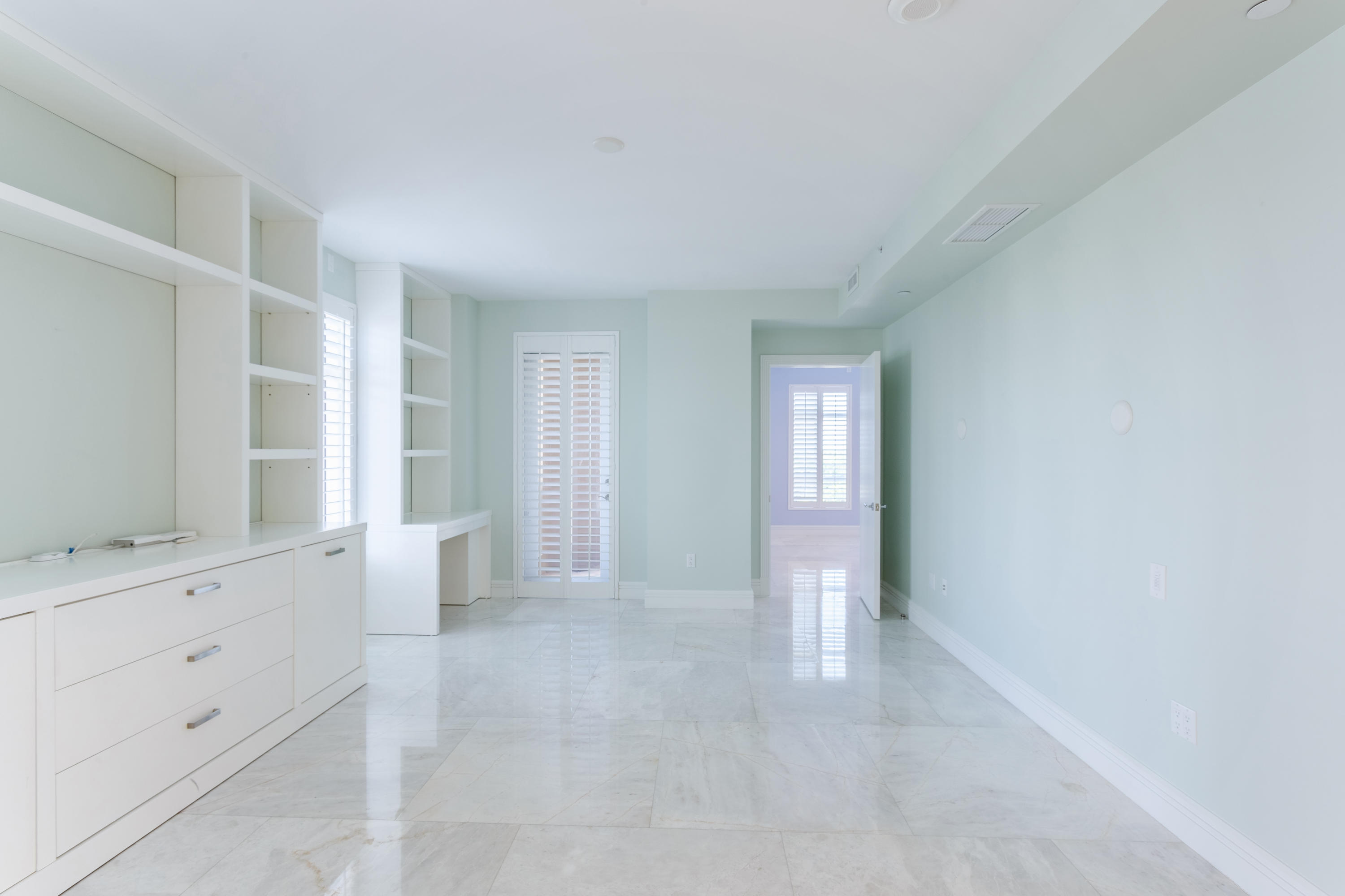 Luxuria - Residential