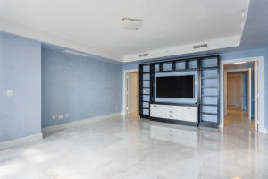 Luxuria - Residential