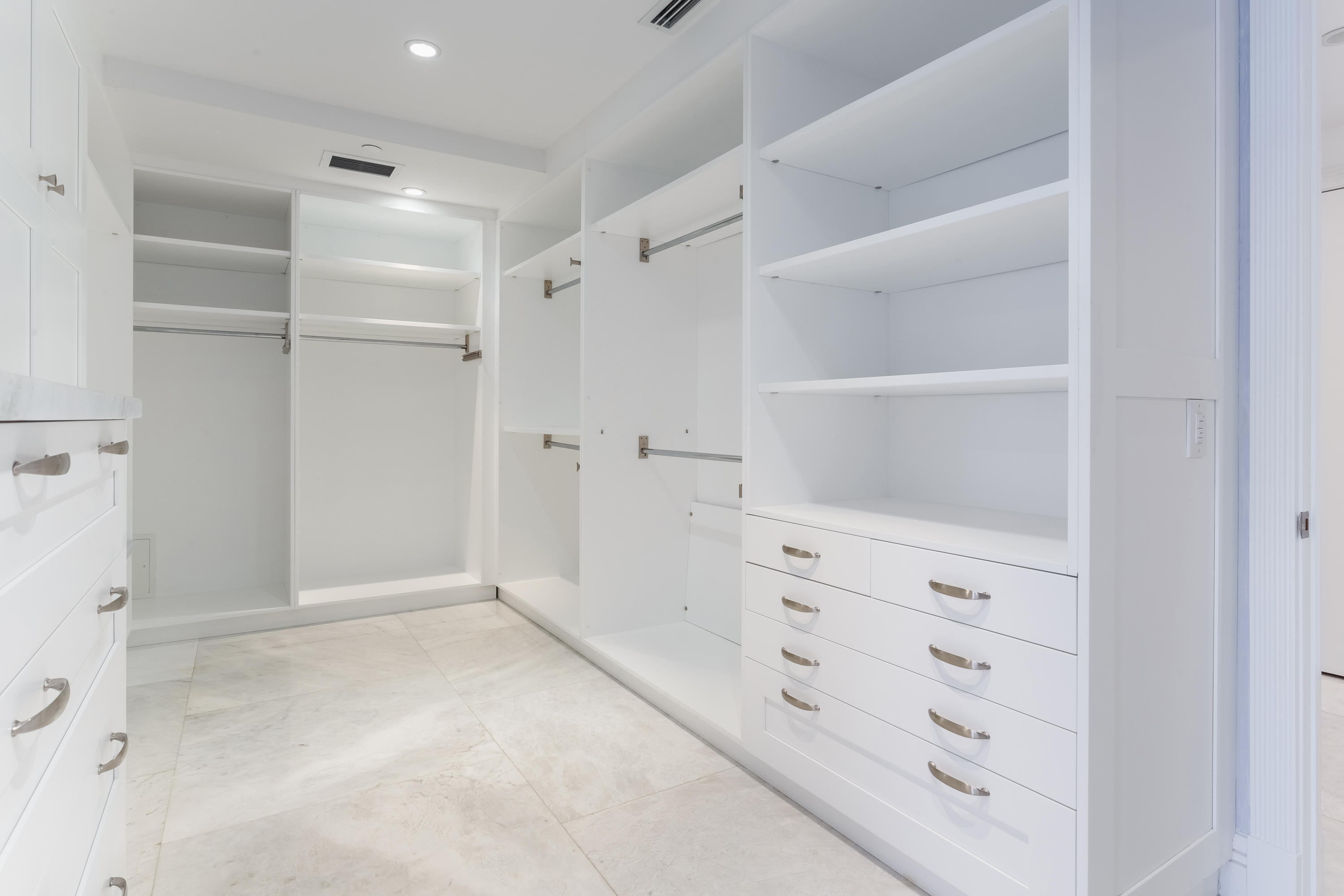 Luxuria - Residential