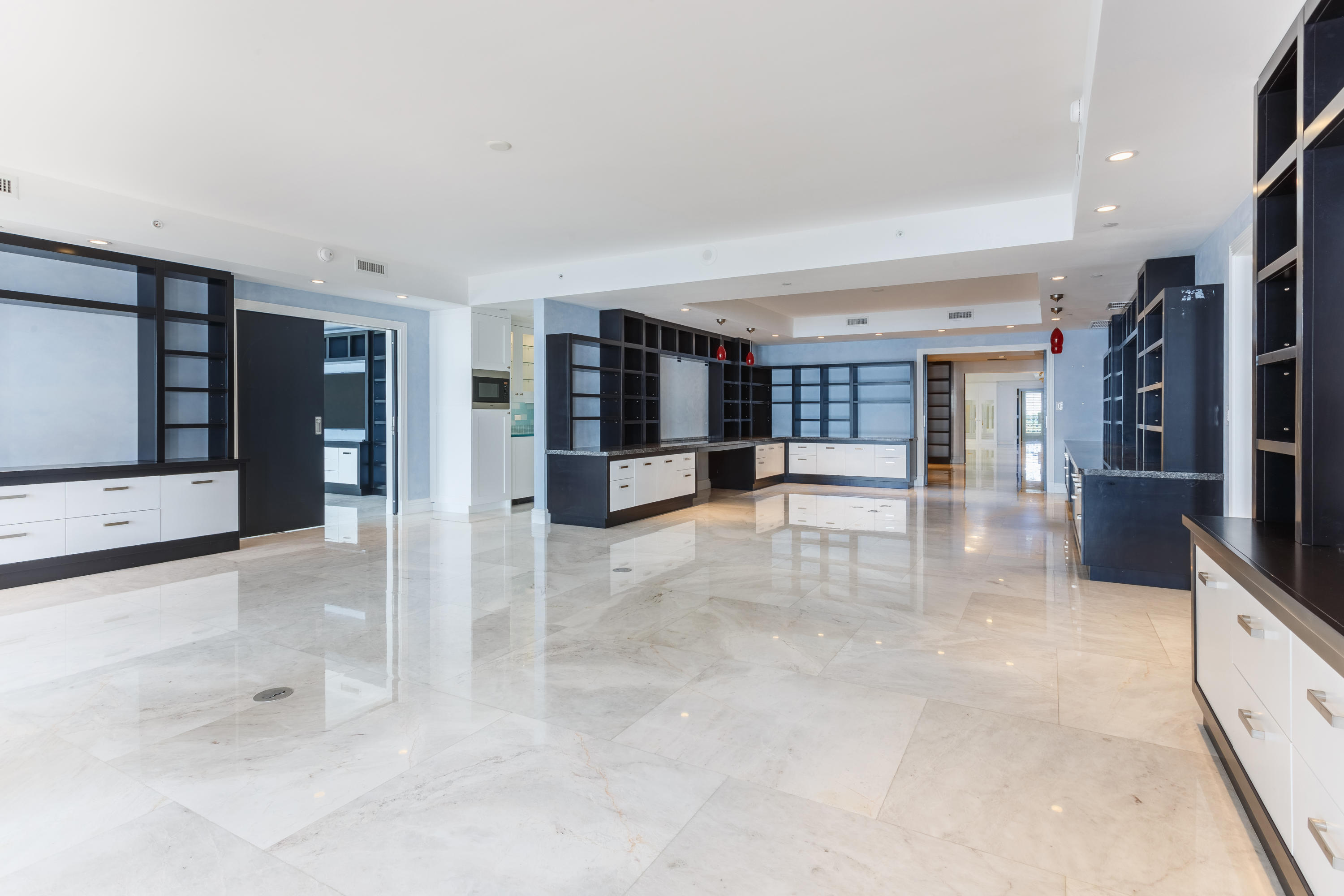 Luxuria - Residential