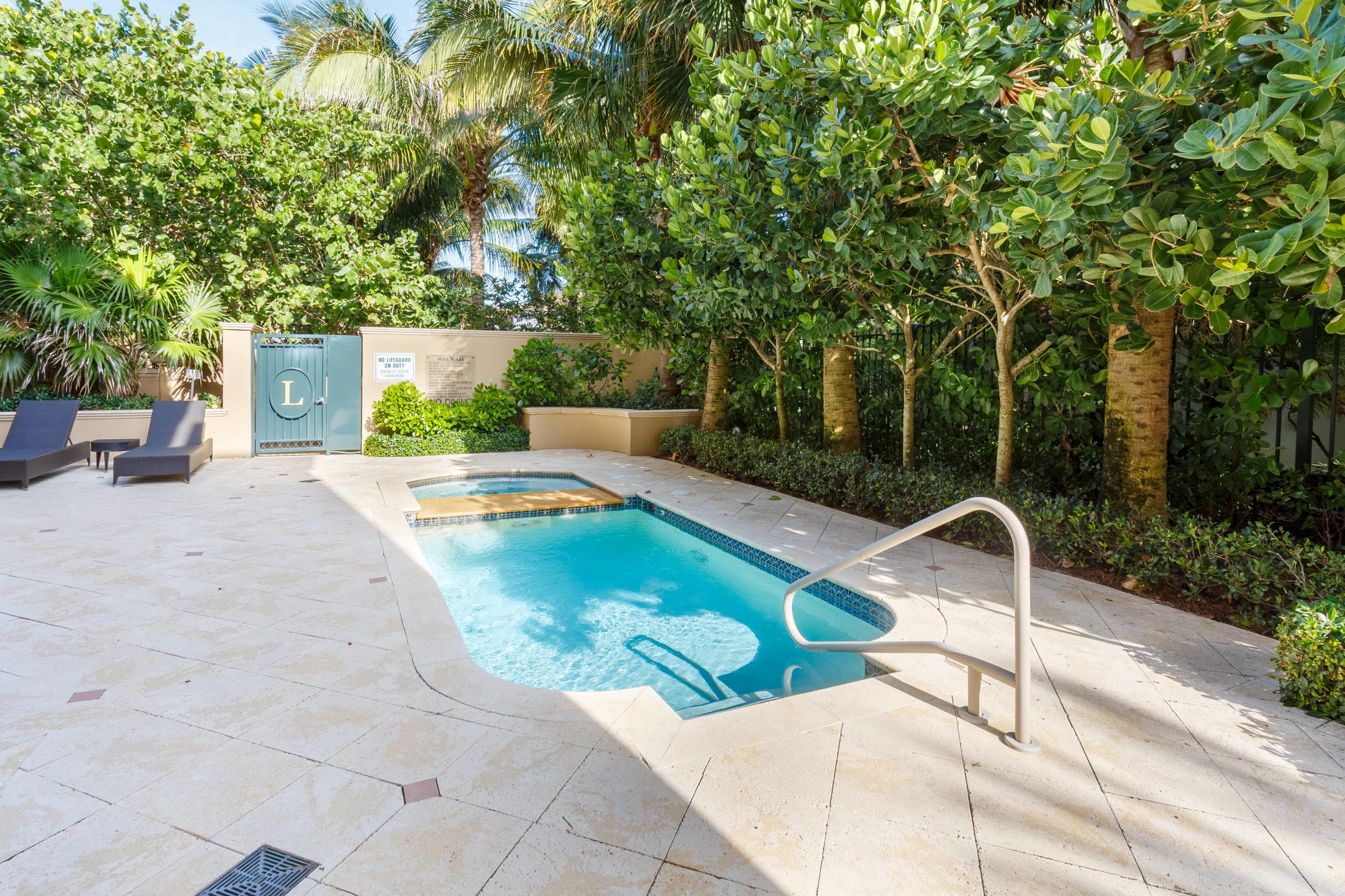 Luxuria - Residential