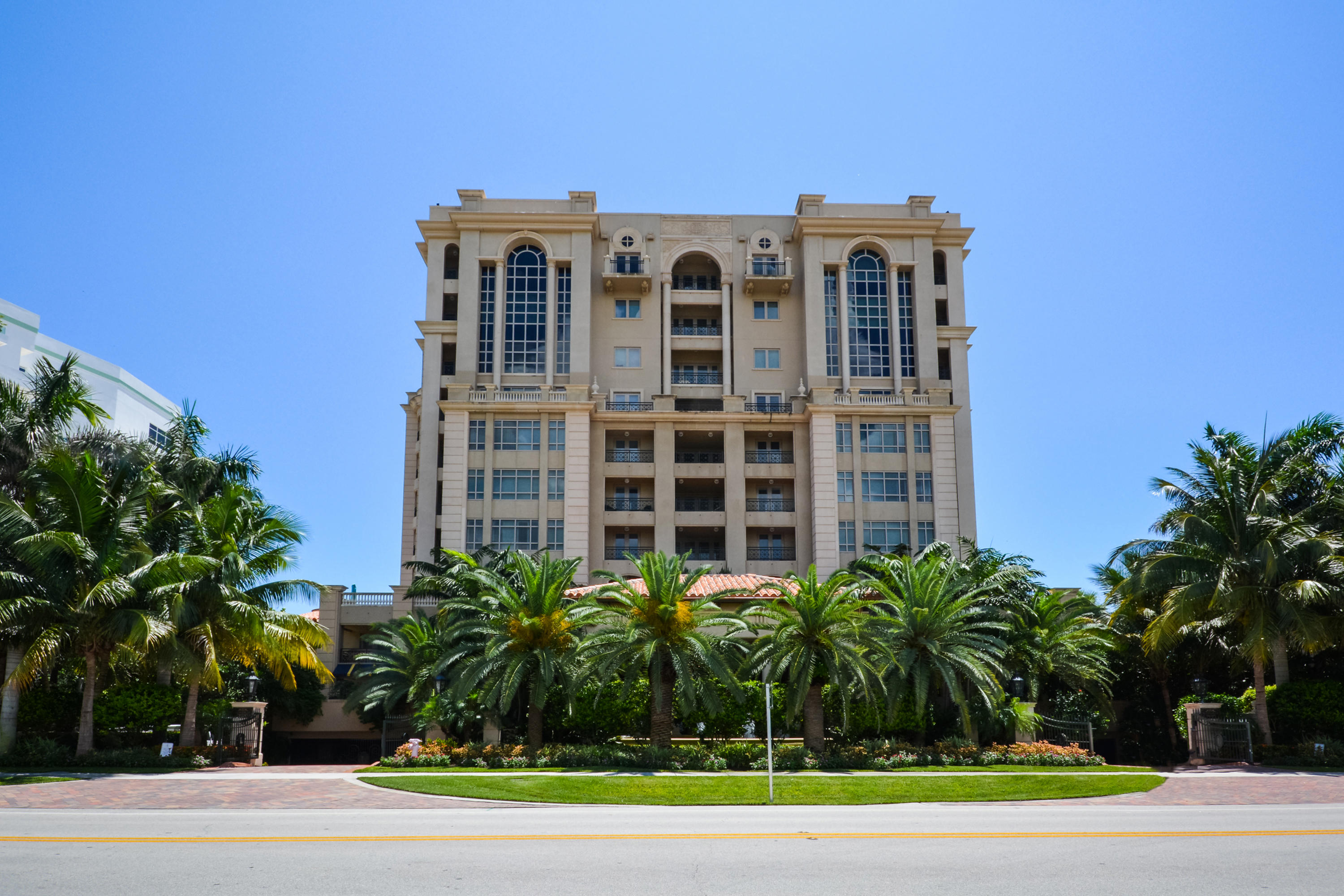 Luxuria - Residential