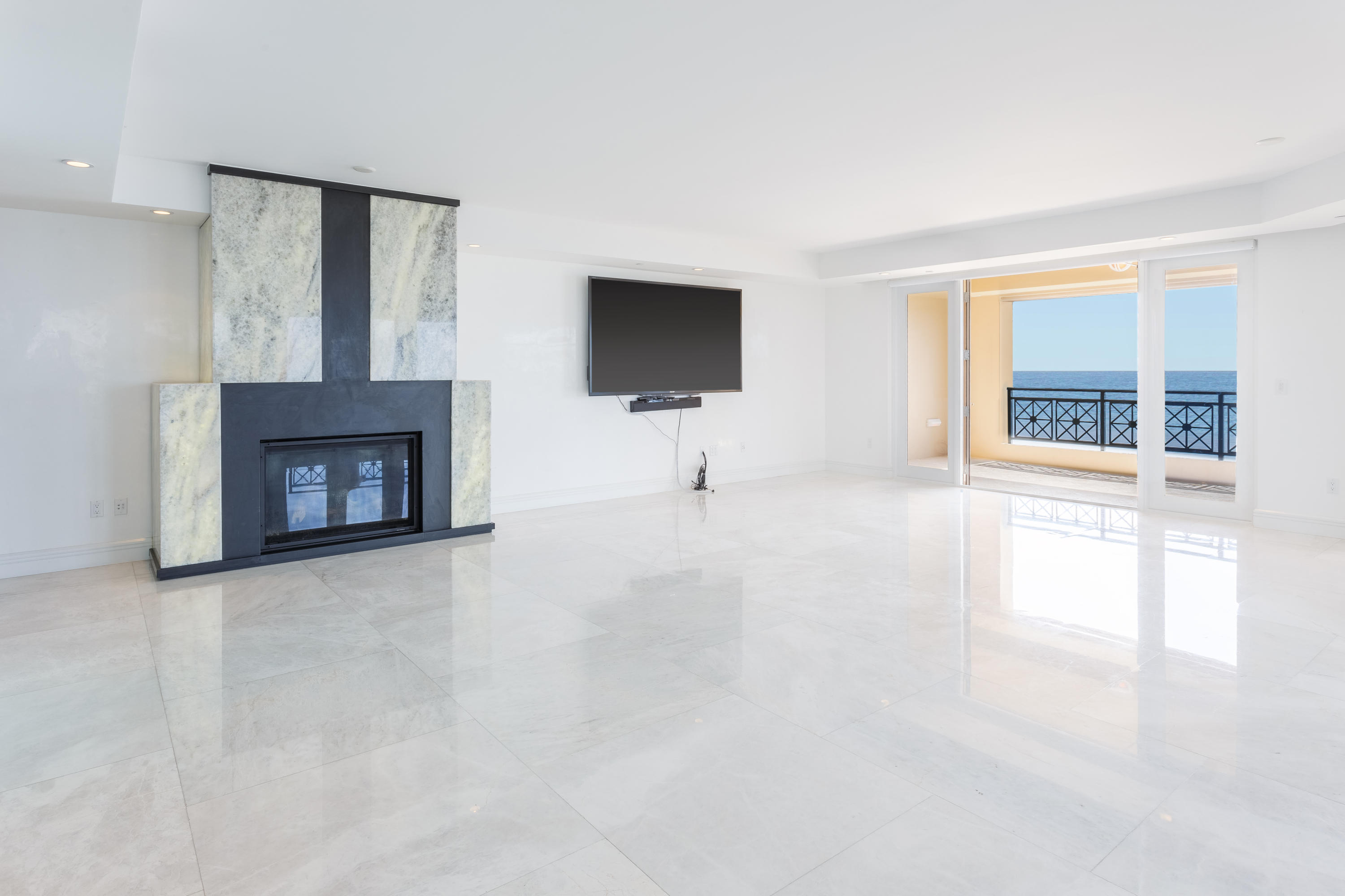 Luxuria - Residential