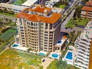 Luxuria - Residential