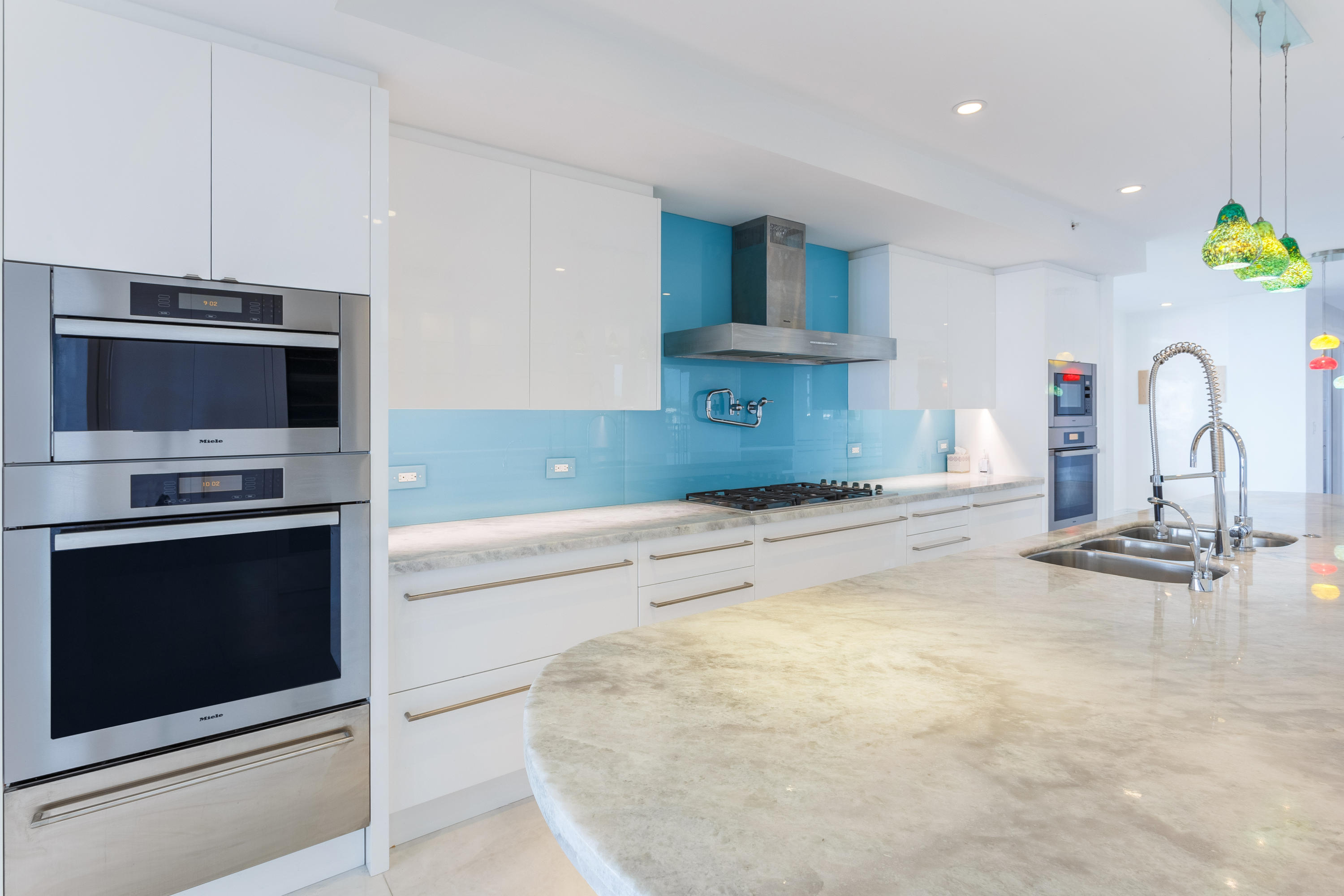 Luxuria - Residential