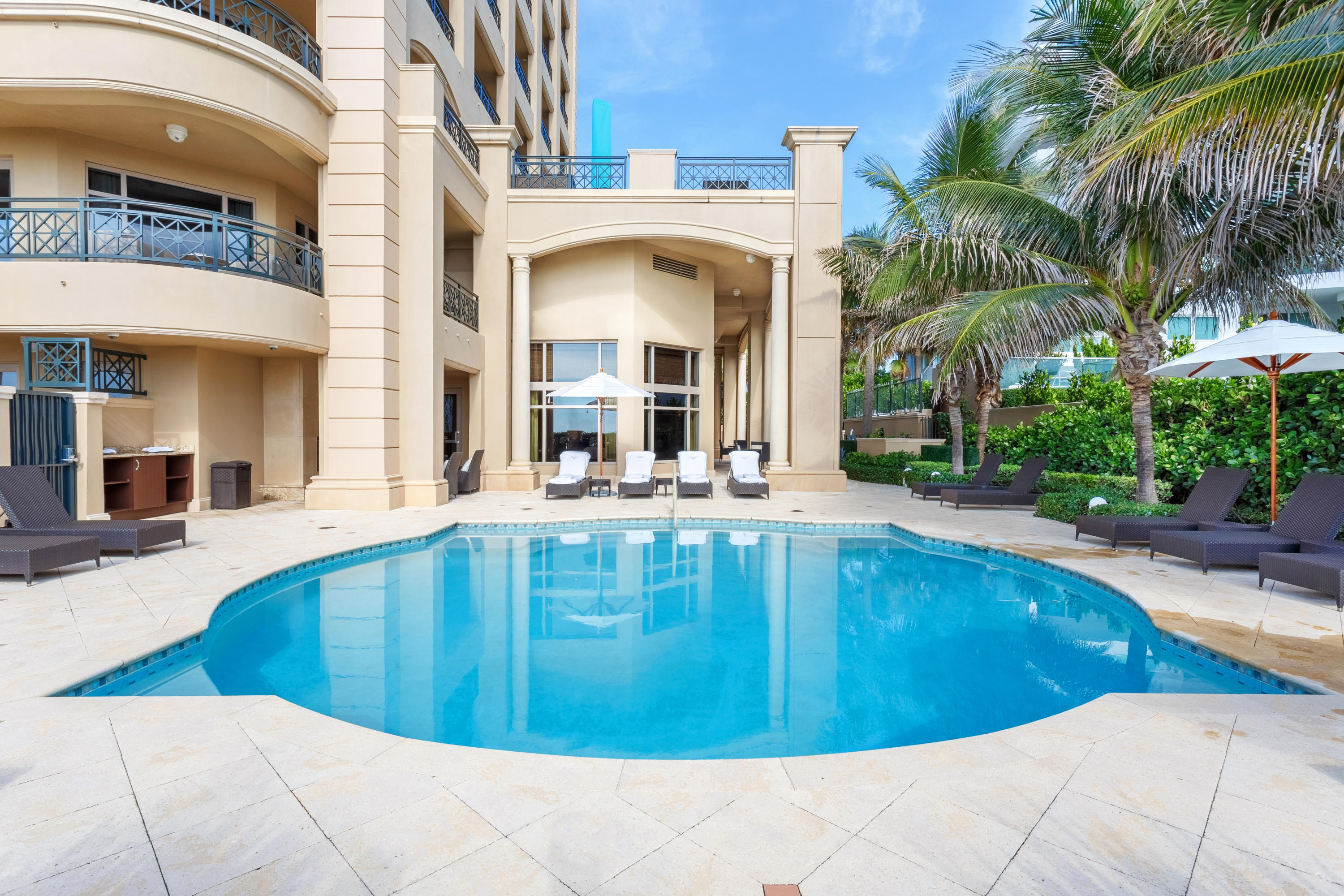 Luxuria - Residential