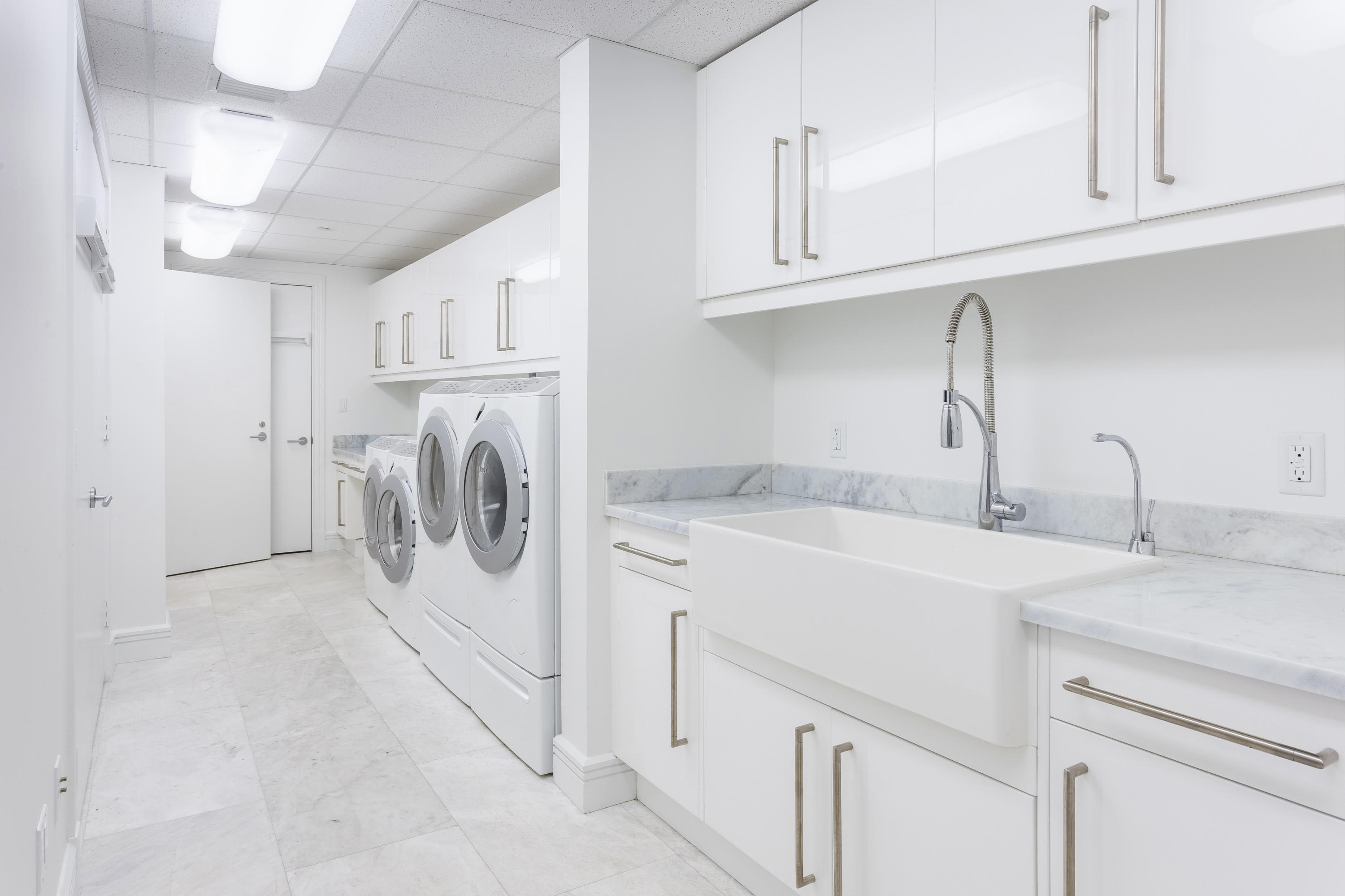 Luxuria - Residential