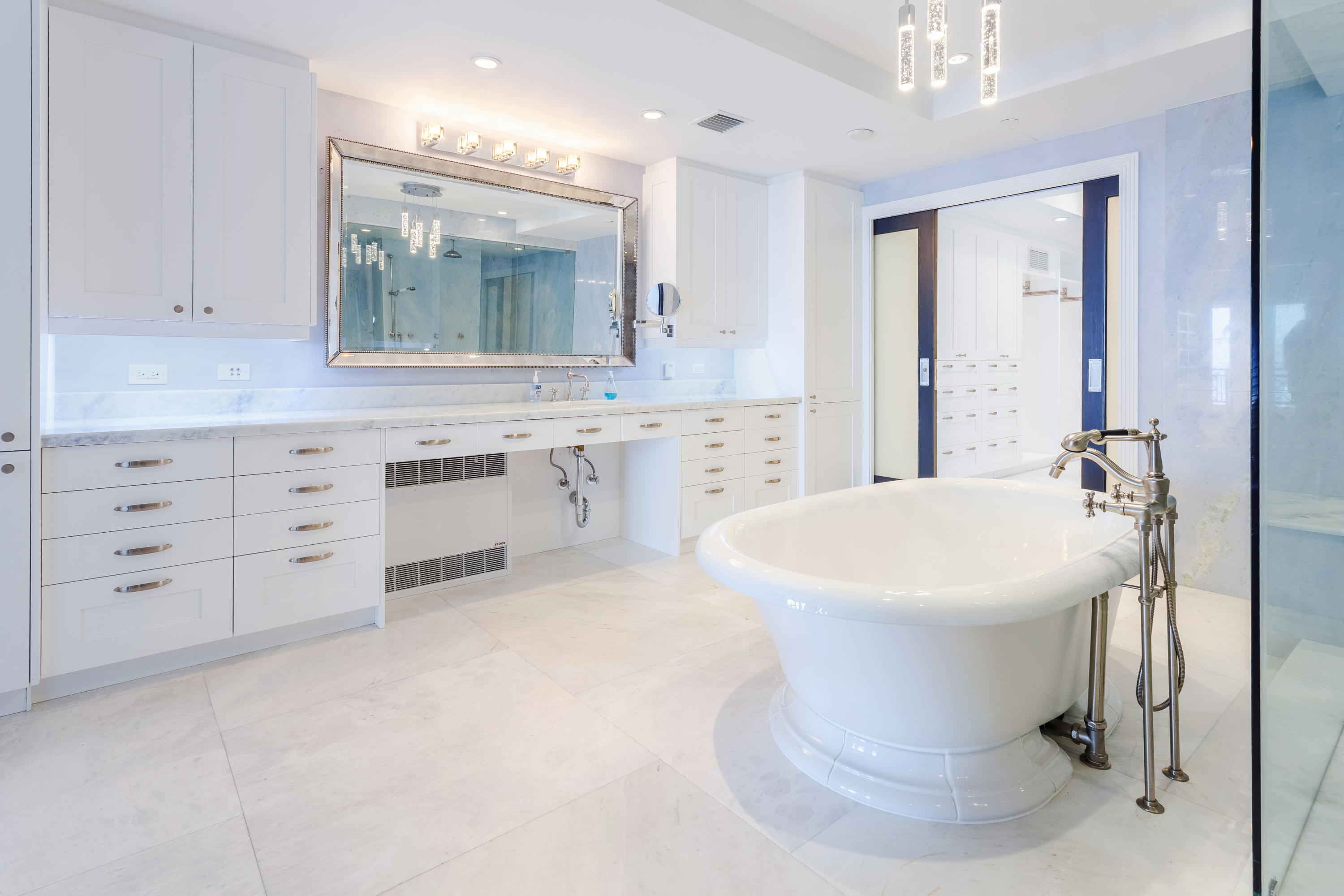 Luxuria - Residential