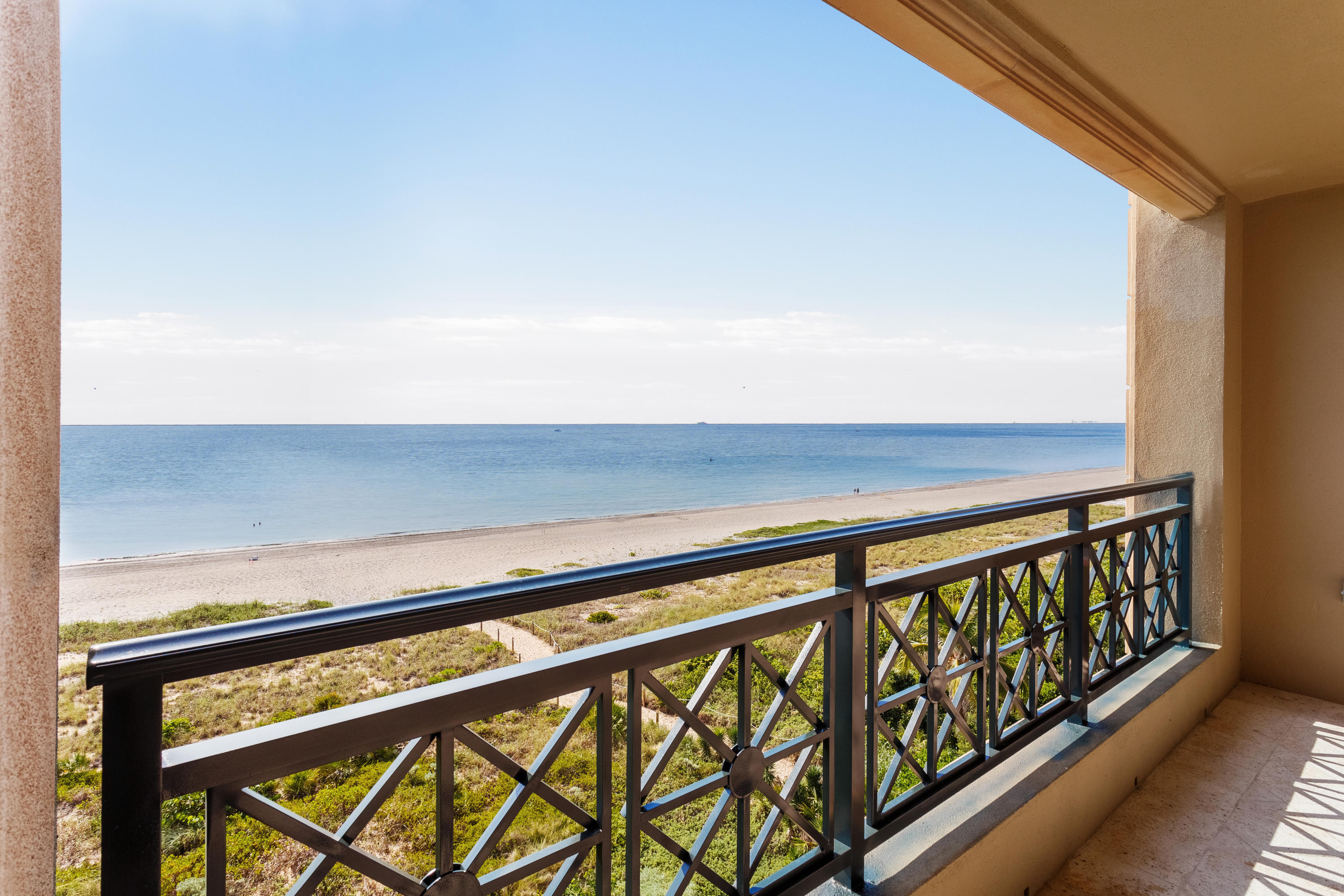 Luxuria - Residential