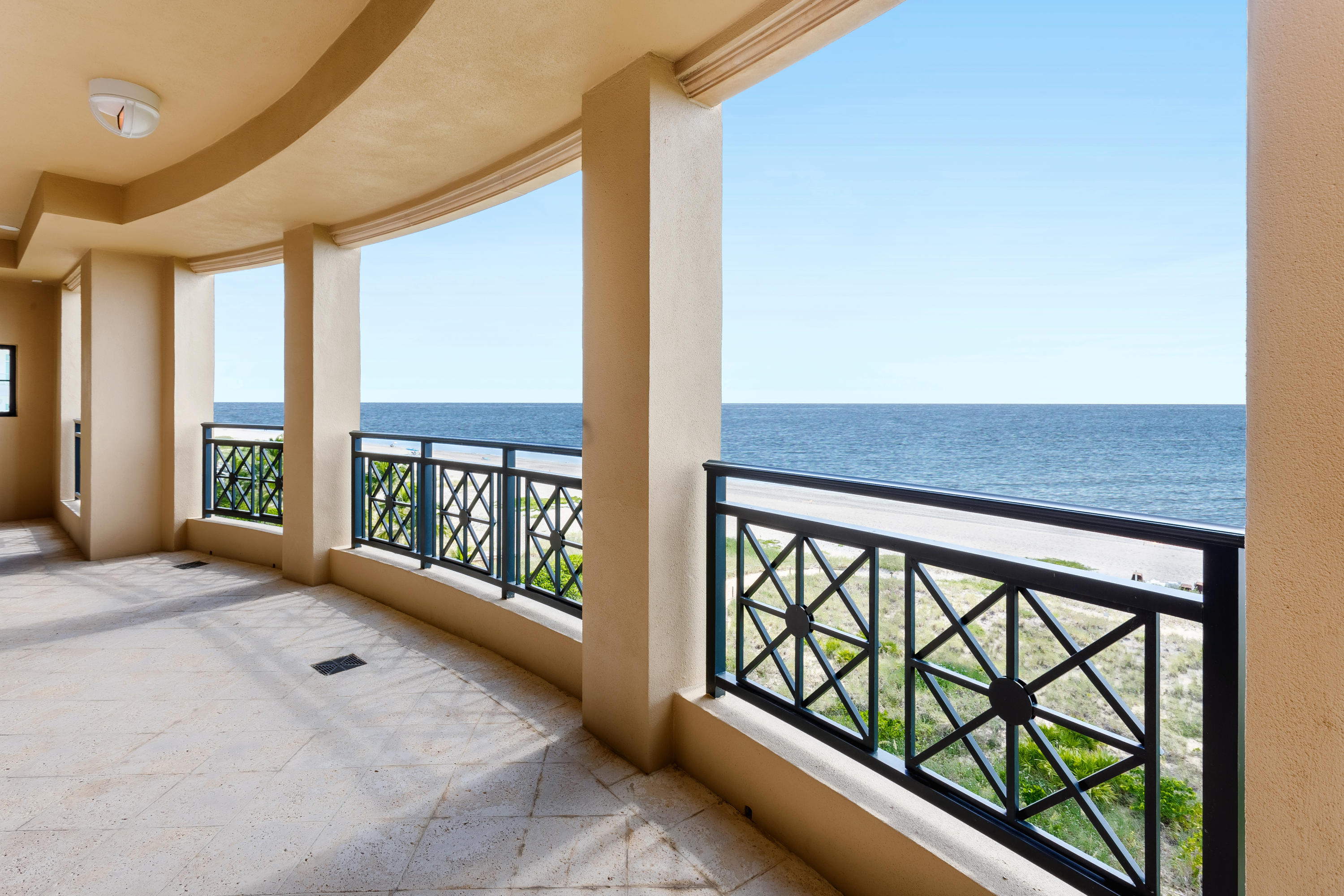 Luxuria - Residential