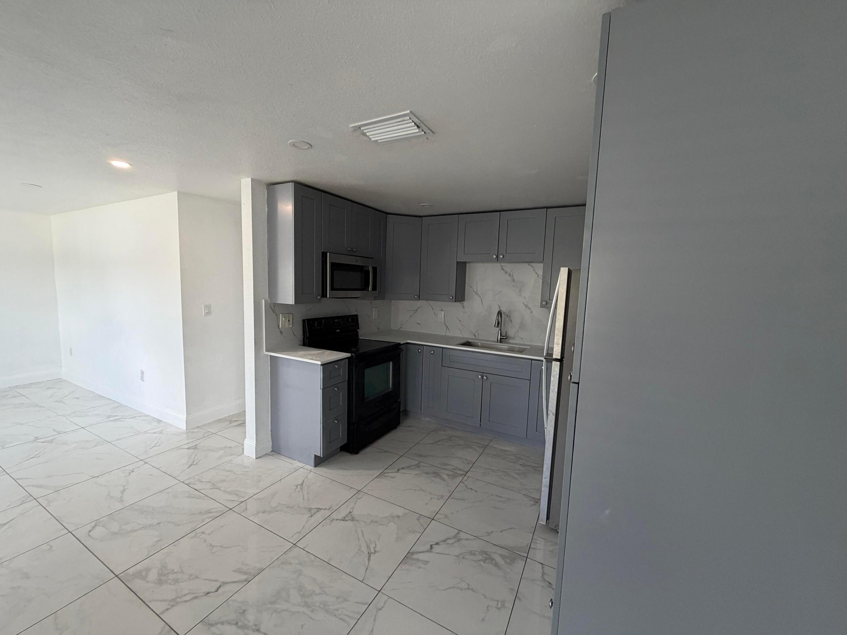 PALM CREST GARDENS 1 ADD - Residential Lease