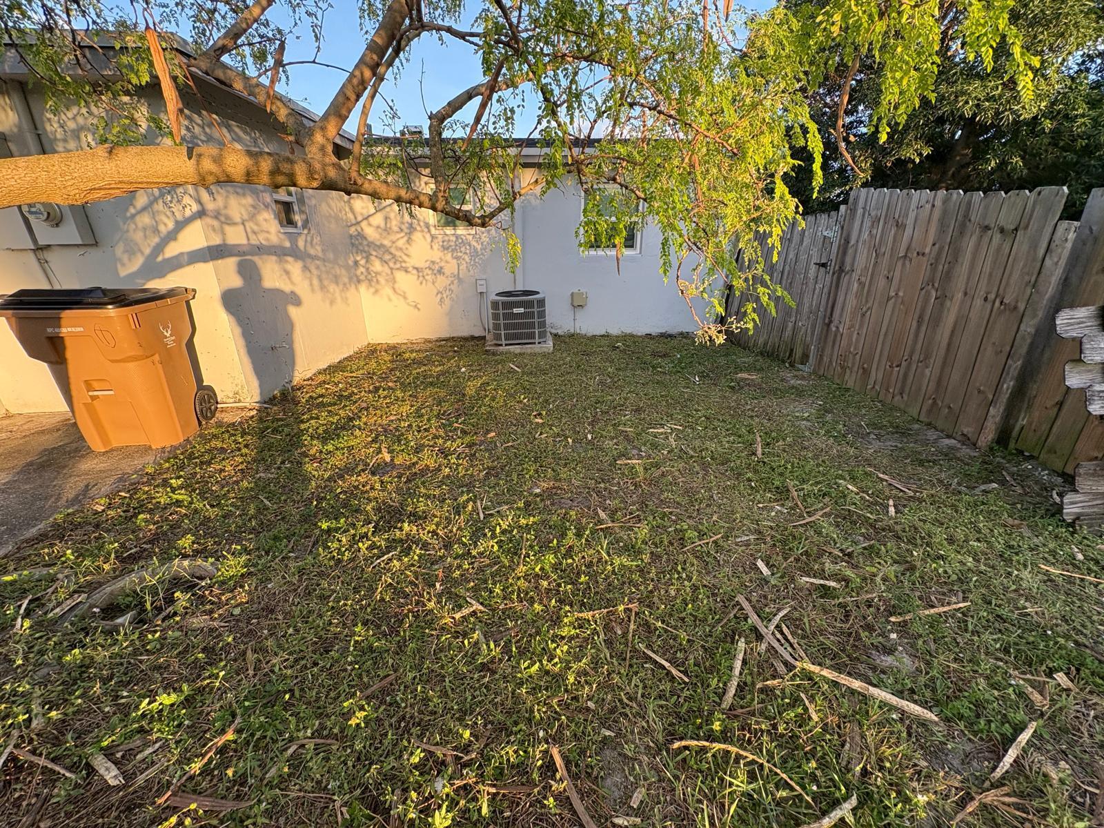 PALM CREST GARDENS 1 ADD - Residential Lease