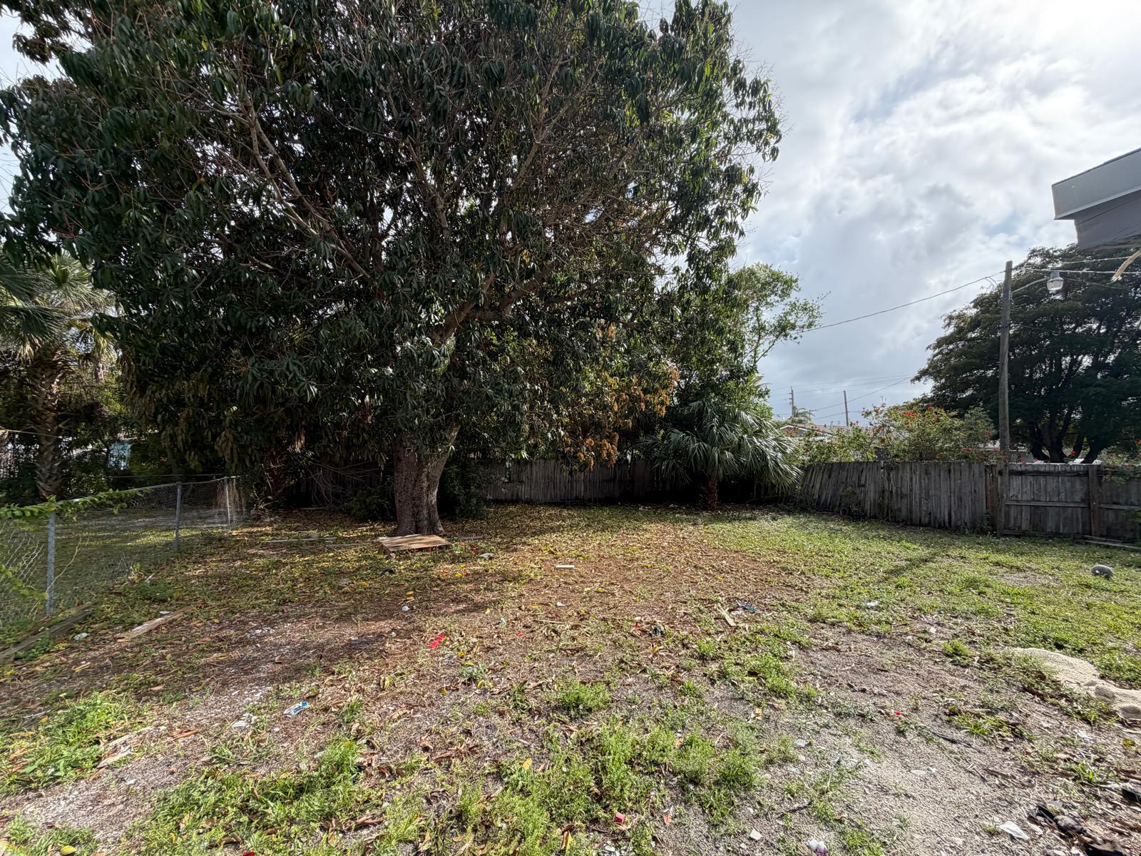 PALM CREST GARDENS 1 ADD - Residential Lease