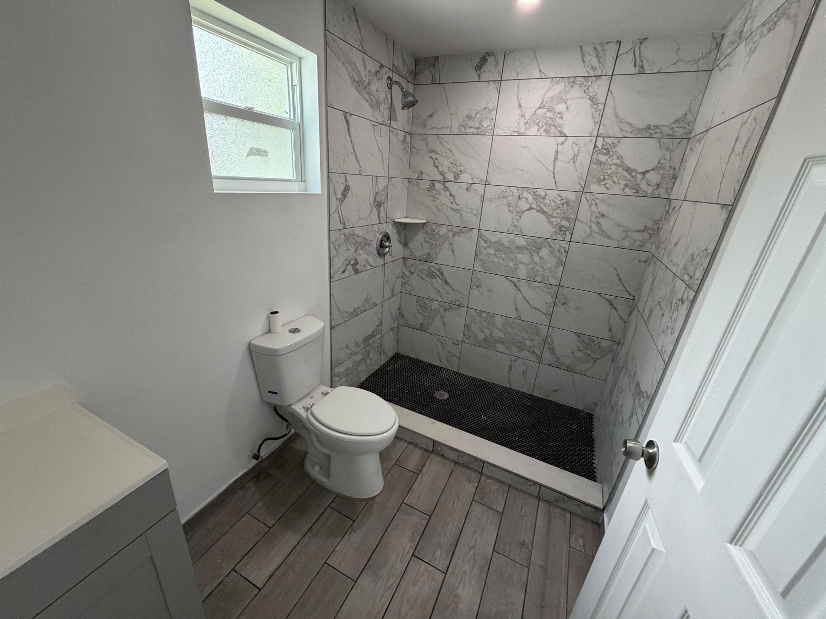 PALM CREST GARDENS 1 ADD - Residential Lease