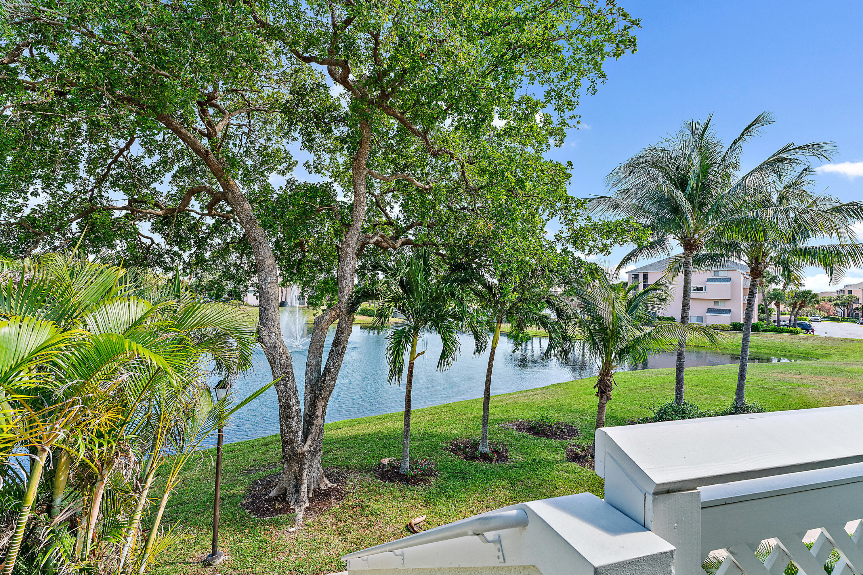 PLANTATION VILLAS CONDO FILED 4-30-85 - Residential Lease