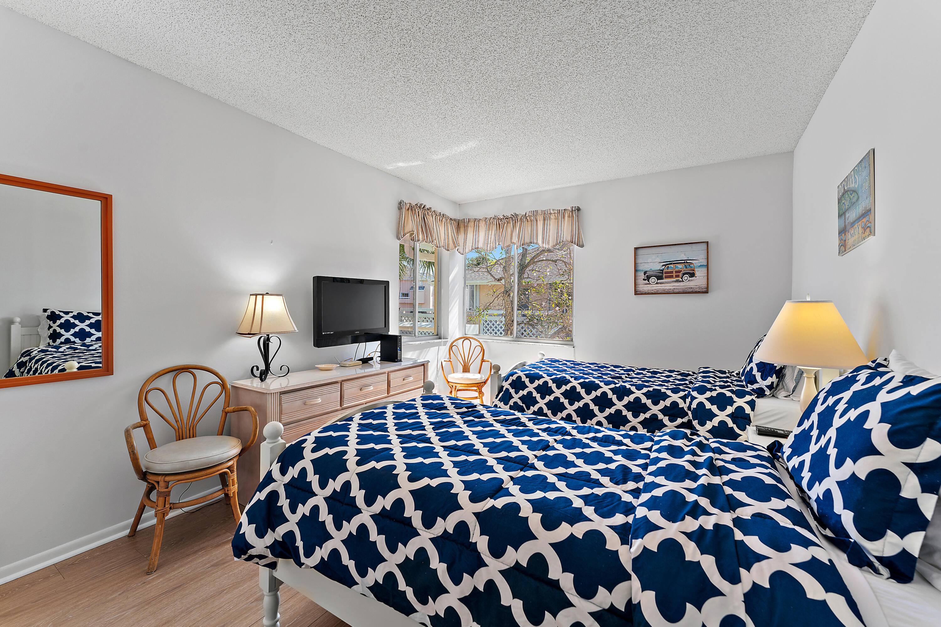 PLANTATION VILLAS CONDO FILED 4-30-85 - Residential Lease