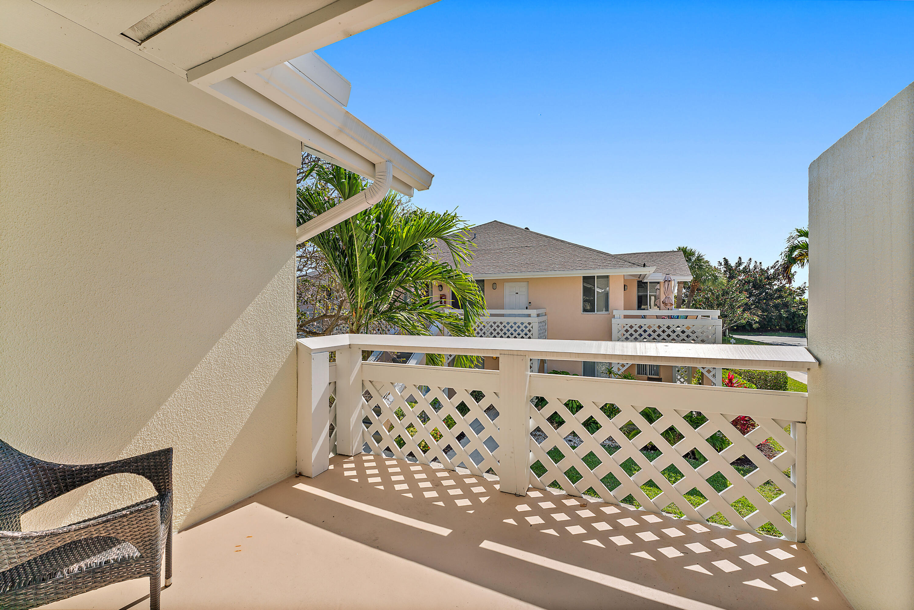 PLANTATION VILLAS CONDO FILED 4-30-85 - Residential Lease