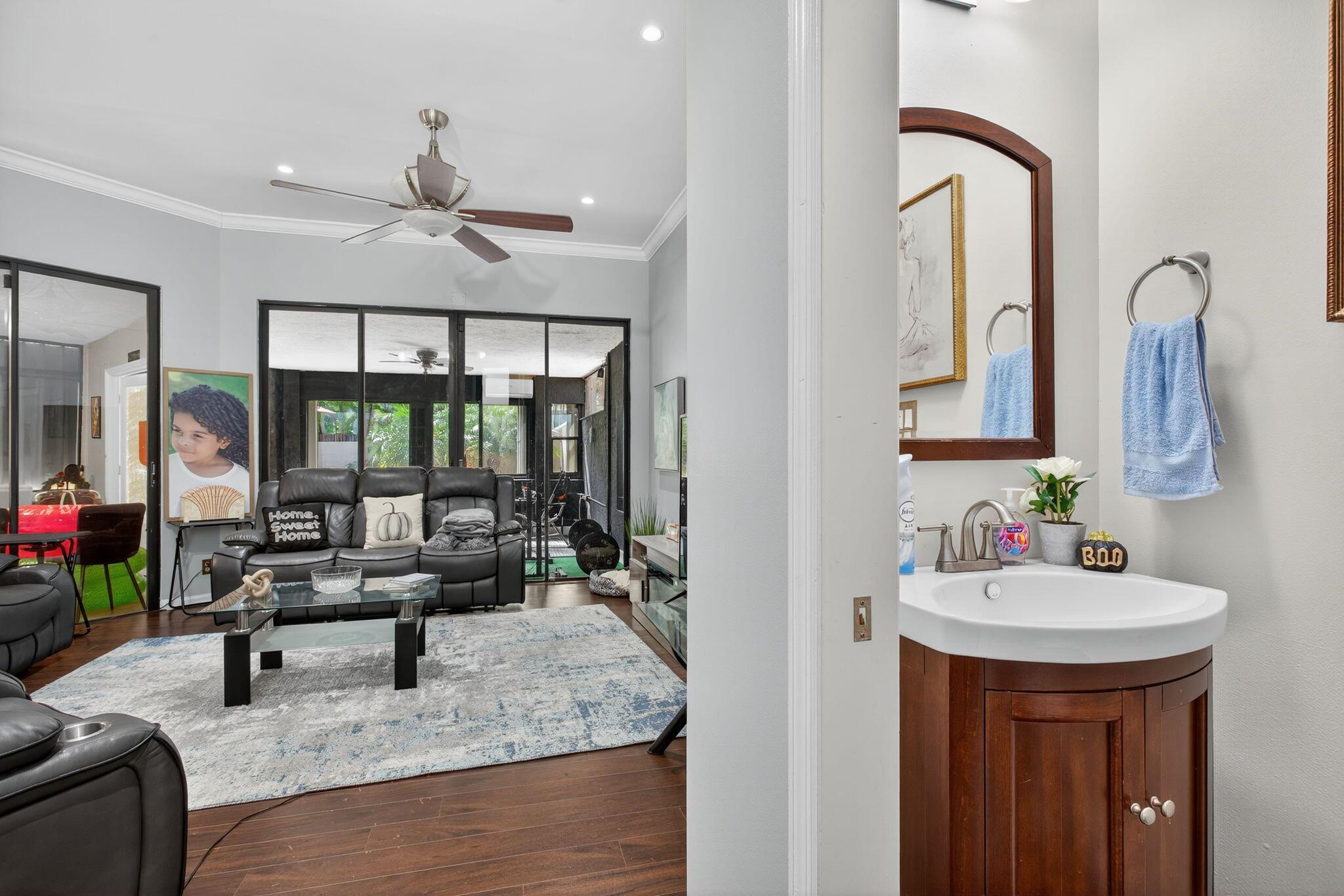 GLEN CONDOMINIUM 1 - Residential